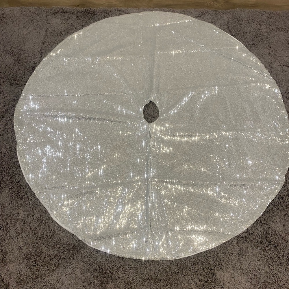 Sparkling Silver Sequin Tree Skirt - Party & Holiday Décor-48”